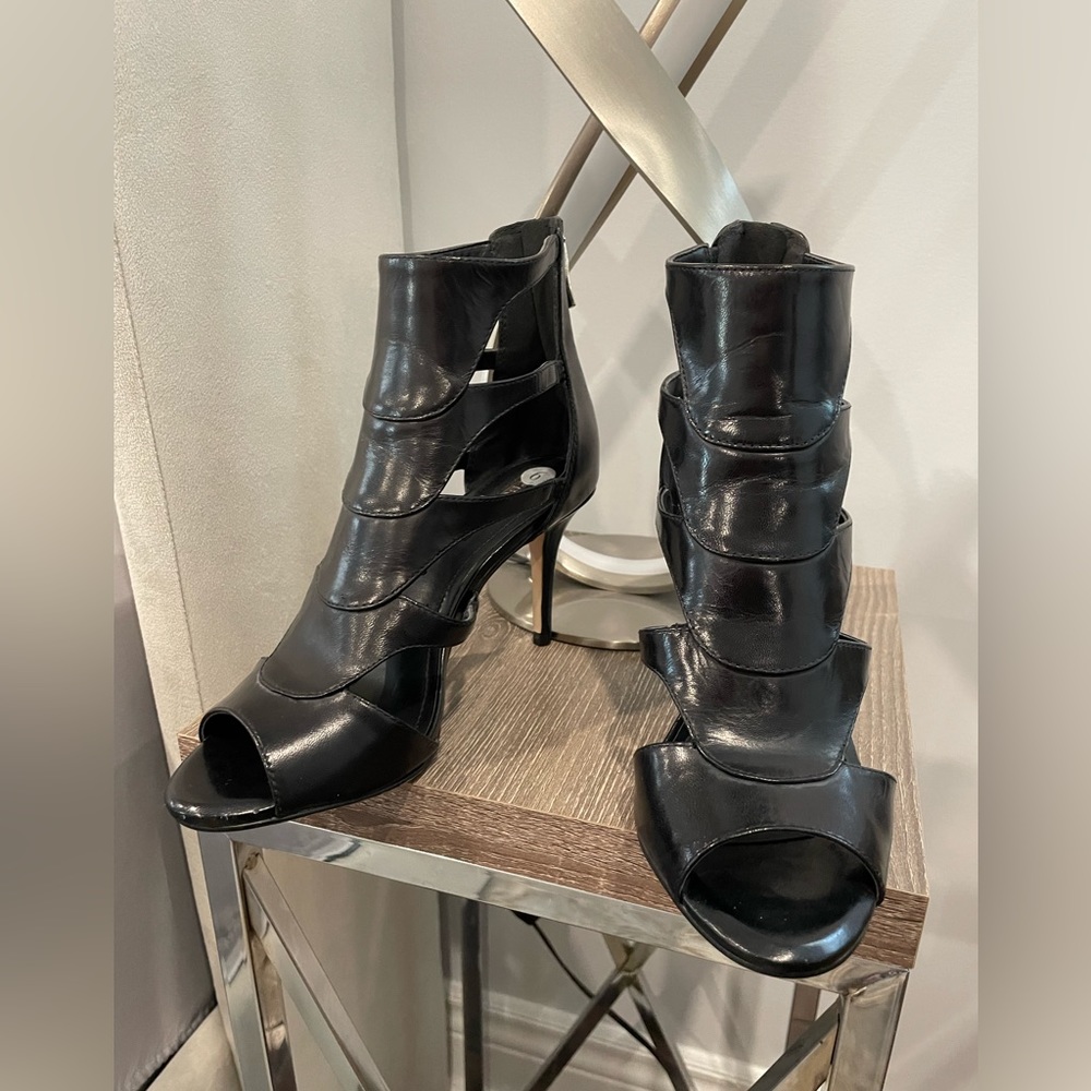 Brand NEW BCBG strappy heels